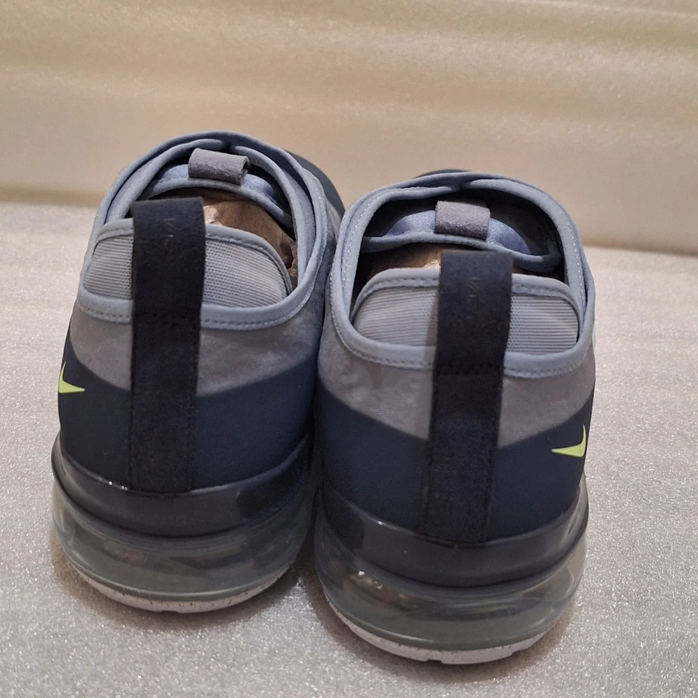 Nike Air VaporMax Moc Roam Sneakers - Picture 3 of 6